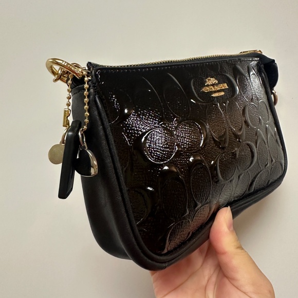 NWT! RARE! Coach F22698 Women's Large Wristlet 19 In Black Signature Leather - Picture 3 of 9